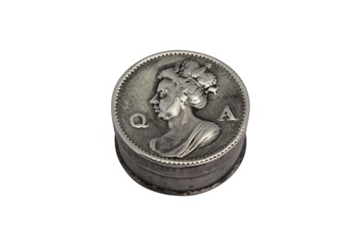 Lot 15 - A Queen Anne silver commemorative patch box, London circa 1705 by Thomas Keddan