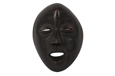 Lot 122 - AN AFRICAN TRIBAL DAN MASK, IVORY COAST