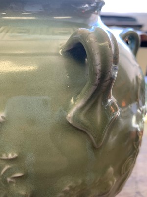 Lot 164 - A CHINESE LONGQUAN CELADON 'DRAGON' VASE.
