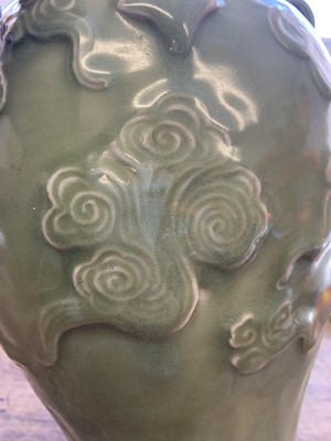 Lot 164 - A CHINESE LONGQUAN CELADON 'DRAGON' VASE.