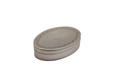 Lot 16 - A George III sterling silver patch box Birmingham 1799 by John Thorton