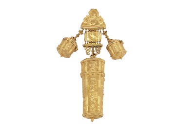 Lot 81 - A George III mid-18th century English gilt metal chatelaine etui, London circa 1760