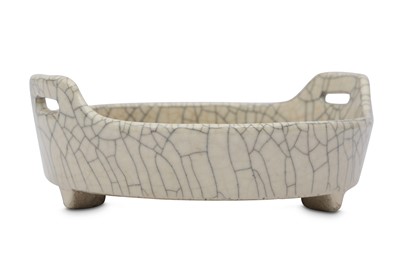 Lot 556 - A CHINESE CRACKLE-GLAZE INCENSE BURNER.
