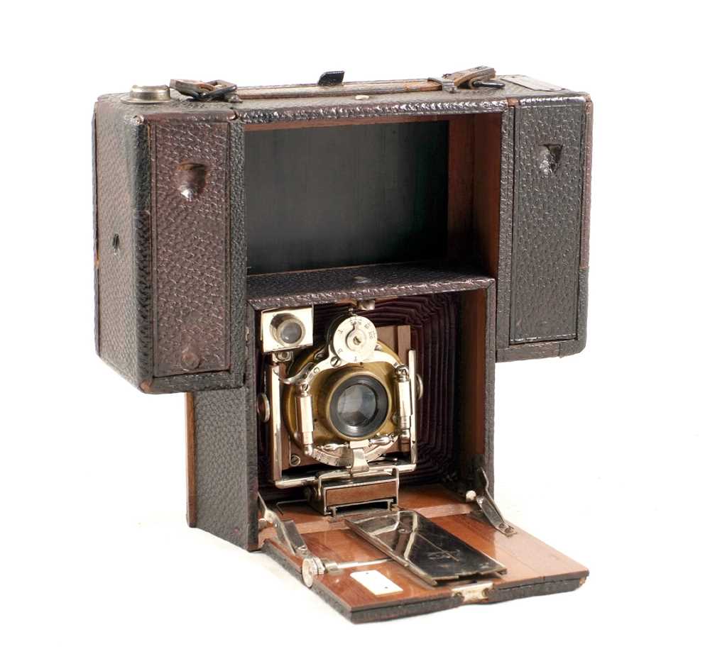 Lot 28 - A Rare Rietzschel Clack Combined Roll Film/Plate Camera