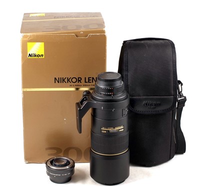 Lot 79 - AF-S Nikkor 300mm f4D Lens & TC-14E 1.4X Converter