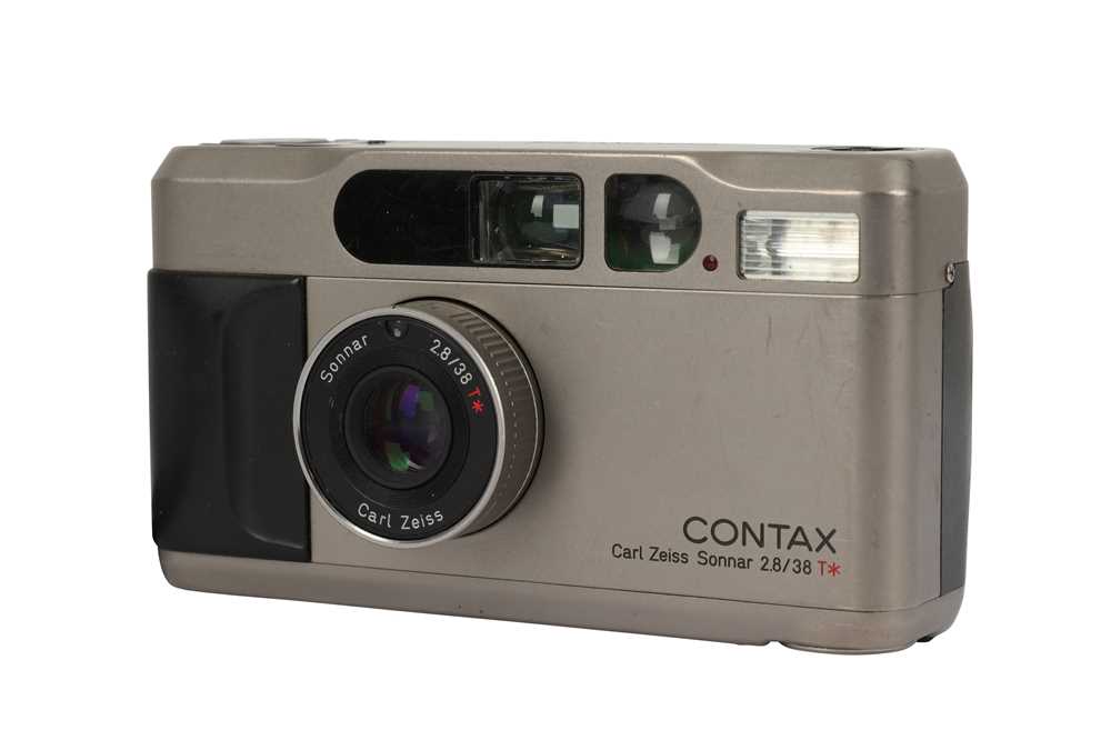 Lot 118 - A Contax T2 Compact 35mm Camera