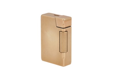 Lot 30 - An Elizabeth II 9 carat golf lighter, Birmingham 1958 by ADB (untraced)