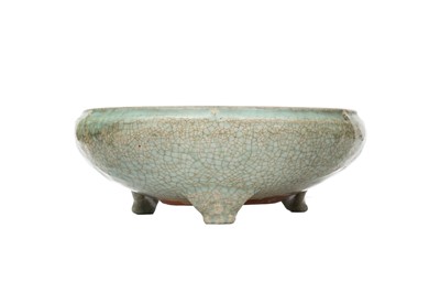 Lot 653 - A CHINESE CELADON-GLAZED TRIPOD INCENSE BURNER.