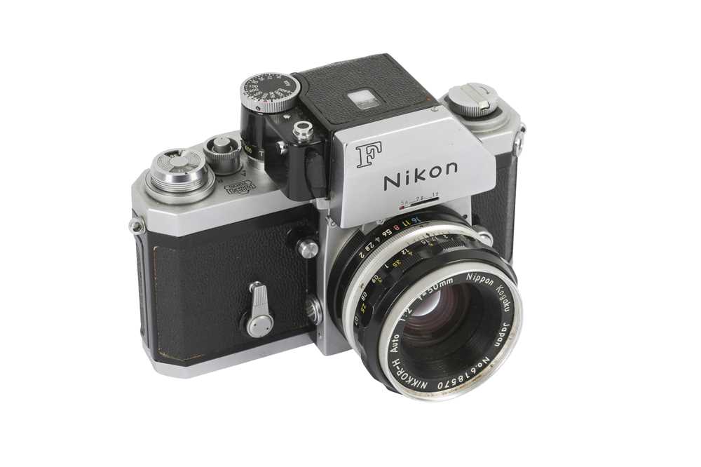Lot 74 - A Nikon F Photomic 'Red Dot' SLR Camera