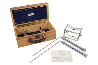 Lot 101 - A MID 20TH CENTURY ENGLISH 'REVEALER'