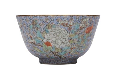 Lot 622 - A CHINESE FAMILLE ROSE 'FLOWER' FUP.
