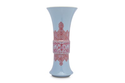 Lot 713 - A CHINESE ENAMELLED  CLARE-DE-LUNE GLAZED VASE, GU.
