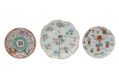 Lot 718 - THREE CHINESE FAMILLE ROSE DISHES.
