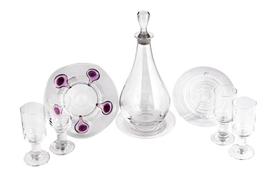 Lot 97 - A STUART AND SONS GLASS VASE, 20TH CENTURY