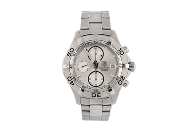Lot 42 - TAG HEUER.