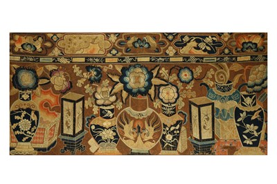 Lot 373 - A LARGE CHINESE EMBROIDERED 'HUNDRED ANTIQUES' TEXTILE PANEL.