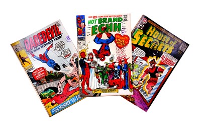 Lot 447 - Comics.