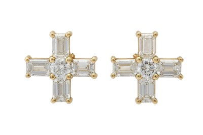 Lot 1267 - A pair of diamond earstuds