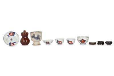 Lot 317 - A SMALL COLLECTION OF JAPANESE PORCELAIN AND CLOISONNÉ ENAMEL BOXES AND COVERS.