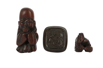 Lot 784 - THREE JAPANESE NETSUKE.