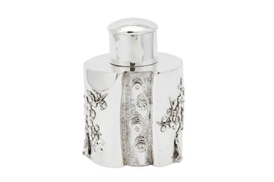 Lot 406 - A late 19th century Chinese Export silver tea caddy, Canton circa 1890 retailed by Kong Chan
