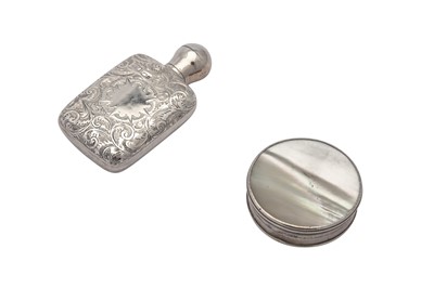 Lot 71 - A Victorian sterling silver scent bottle, Chester 1892 by GW, probably G Watts & Co