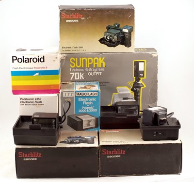 Lot 625 - Quantity of Working Flash Units for Polaroid SX-70 & Other Models