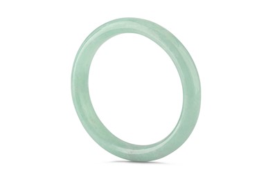 Lot 52 - A jade bangle