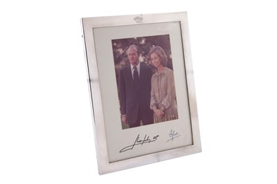 Lot 77 - A late 20th century Spanish silver Royal presentation photograph frame, Madrid circa 1980 by Joyeria Perez Fernandez