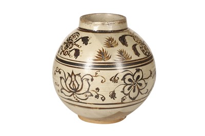 Lot 124 - A CHINESE CIZHOU WARE GLOBULAR VASE, PROBABLY 11th-14th CENTURY