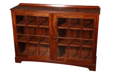 Lot 136 - A MID 20TH CENTURY MAHOGANY BOOKCASE BY HUGH BIRKETT