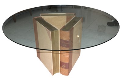 Lot 142 - A CONTEMPORARY DINING TABLE