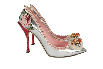 Lot 632 - λ Dolce & Gabbana Silver Tiger Head Heeled Pump - Size 36.5
