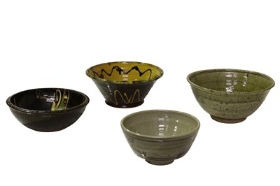 Lot 181 - A WINCHCOMBE POTTERY BOWL