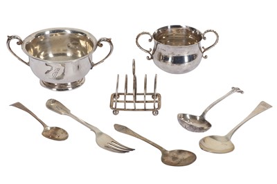 Lot 13 - A MIXED GROUP OF STERLING SILVER
