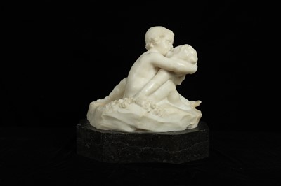 Lot 11 - AN EARLY 20TH CENTURY ITALIAN ALABASTER GROUP OF TWO CHERUBS EMBRACING