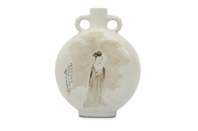 Lot 357 - A CHINESE EN GRISAILLE-PAINTED MOON FLASK.