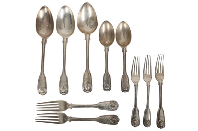 Lot 8 - A VICTORIAN STERLING SILVER ASSEMBLED PART-TABLE SERVICE OF FLATWARE / CANTEEN