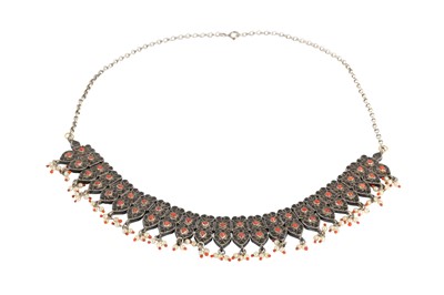 Lot 149 - A BLACK ENAMELLED SILVER NECKLACE