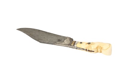 Lot 137 - λ AN IVORY-HILTED SINHALESE DAGGER (PIHA KAETTA)