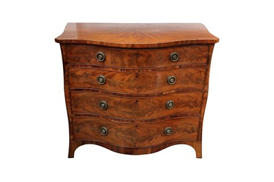 Lot 7 - A GEORGE III MAHOGANY SERPENTINE FRONT GENTLEMAN'S CHEST