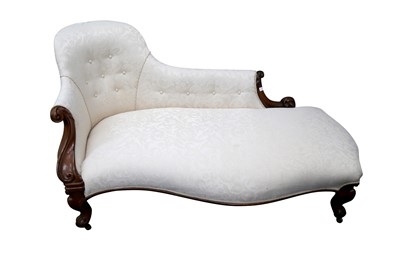 Lot 34 - A VICTORIAN ROSEWOOD AND SERPENTINE CHAISE LONGUE