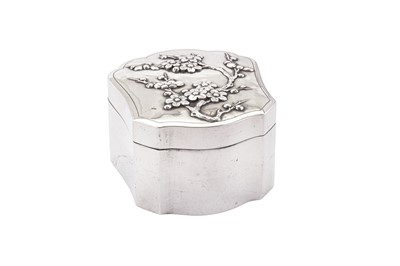 Lot 190 - An early 20th century Chinese Export silver box, Hong Kong circa 1910 retailed by Tack Loong