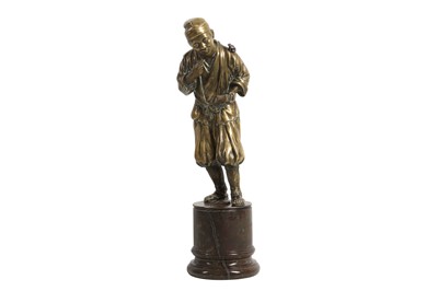 Lot 141 - A LATE 19TH CENTURY BRONZE FIGURE OF A CHINESE MAN