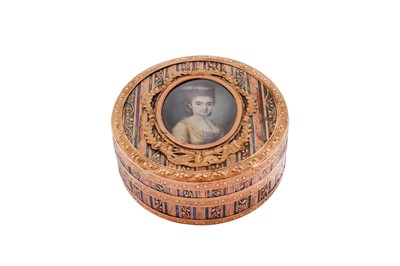 Lot 98 - A Louis XV late-18th century French 18 carat gold mounted portrait miniature inset snuff box, Paris 1772 by Pierre-Guillaume Sallot (active 1750-93)