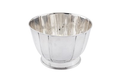 Lot 410 - A George III sterling silver slops bowl, London 1809 by ?A