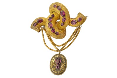 Lot 47 - A mid 19th century garnet brooch