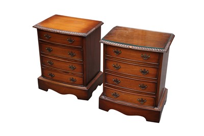 Lot 37 - A SET  OF THREE MAHOGANY MINIATURE CHESTS, LATE 20TH CENTURY