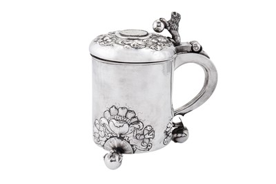 Lot 143 - A late 17th century Norwegian silver peg tankard, Bergen circa 1690 by Peder Johannesen Reimers (b.1642, active 1670-95)