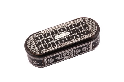 Lot 32 - A rare early George III mid-18th century silver inlaid lacquer snuff box, London circa 1760